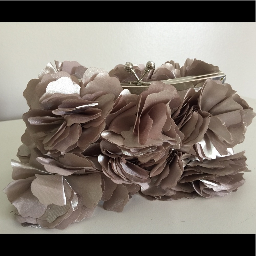 Beige flower petal purse